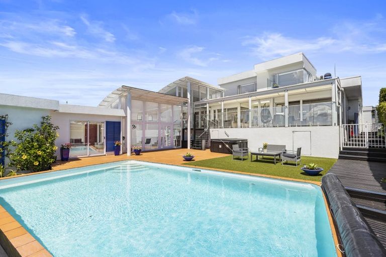 Photo of property in 100 Bramley Drive, Farm Cove, Auckland, 2012