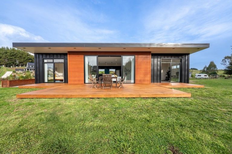 Photo of property in 22 Kristin Place, Manakau, Levin, 5573