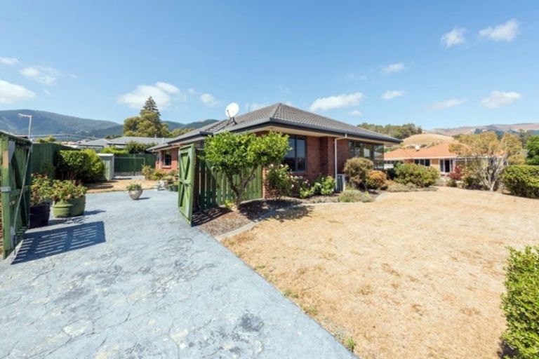 Photo of property in 1 Caroline Place, Stoke, Nelson, 7011