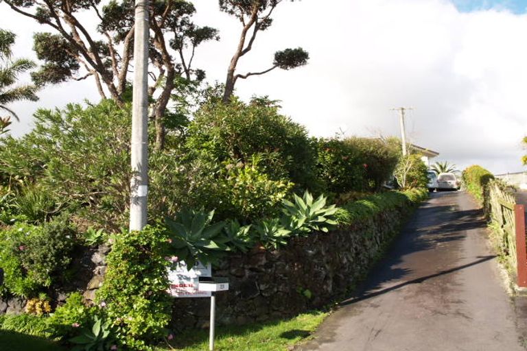 Photo of property in 25 Island View Terrace, Cockle Bay, Auckland, 2014