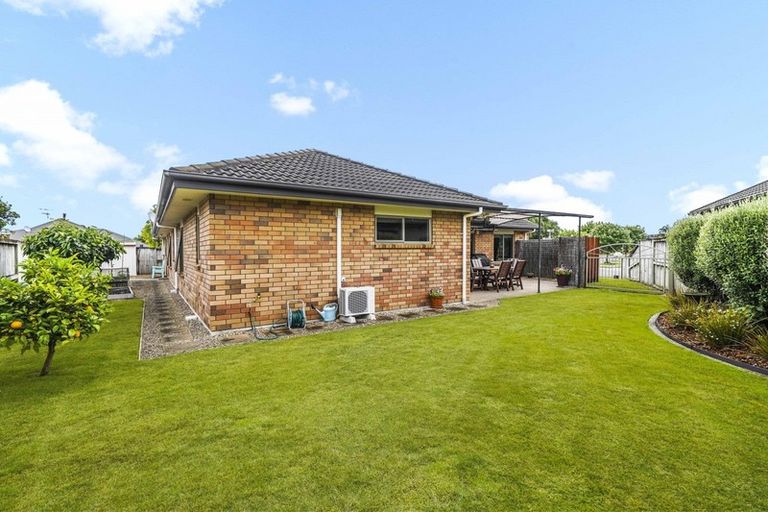 Photo of property in 17 Cranmer Close, Rototuna North, Hamilton, 3210