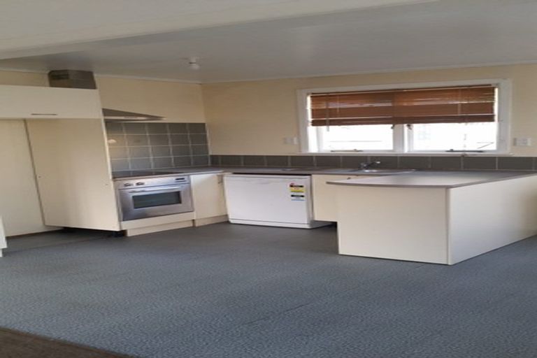 Photo of property in 1/23 Marsh Avenue, Forrest Hill, Auckland, 0620