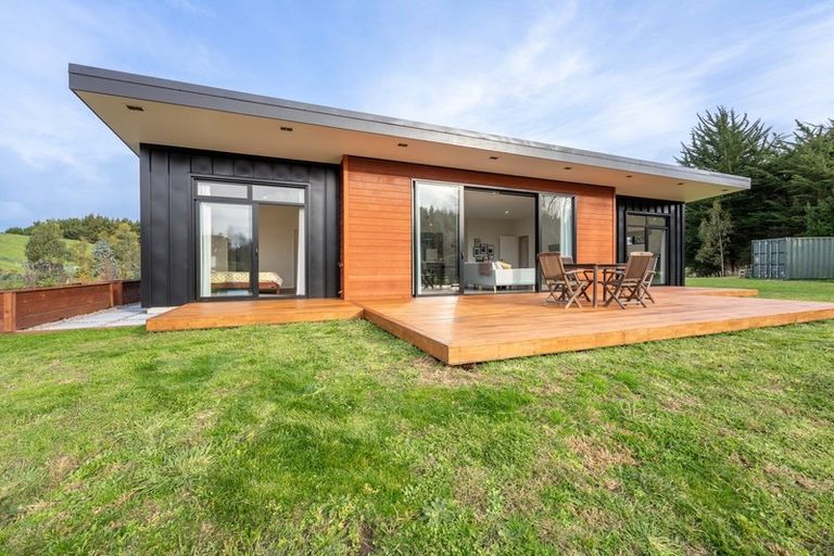 Photo of property in 22 Kristin Place, Manakau, Levin, 5573