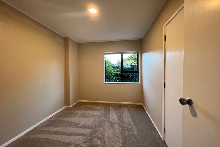 Photo of property in 1/4a Beresford Street, Bayswater, Auckland, 0622