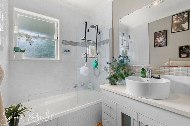 Photo of property in 111 Hurndall Street East, Maungaturoto, 0520