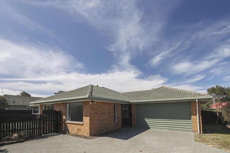 Photo of property in 2 Rue De La Mare, Parklands, Christchurch, 8083