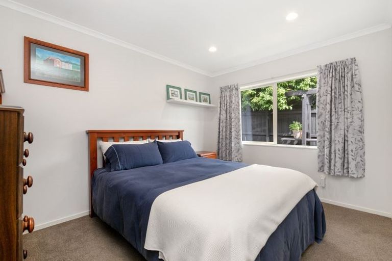 Photo of property in 22 Emmerdale Avenue, Papakura, 2110