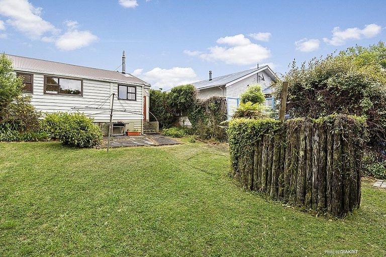 Photo of property in 21 Helston Road, Johnsonville, Wellington, 6037