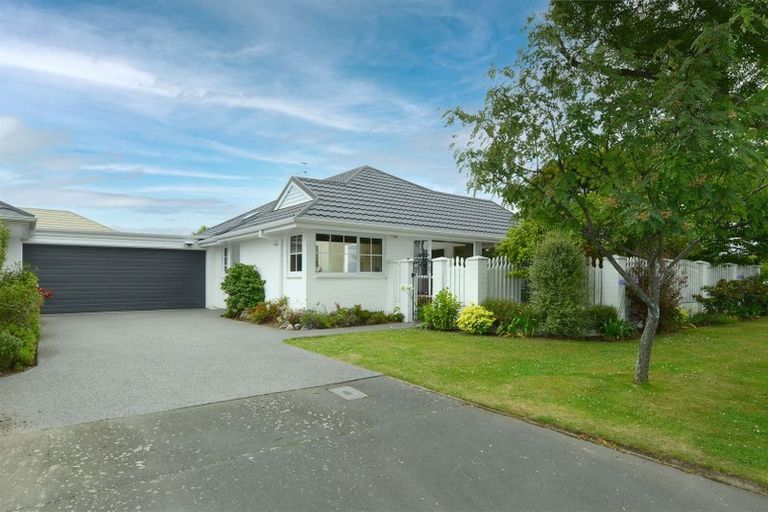 Photo of property in 3 Hatfield Place, Avonhead, Christchurch, 8042