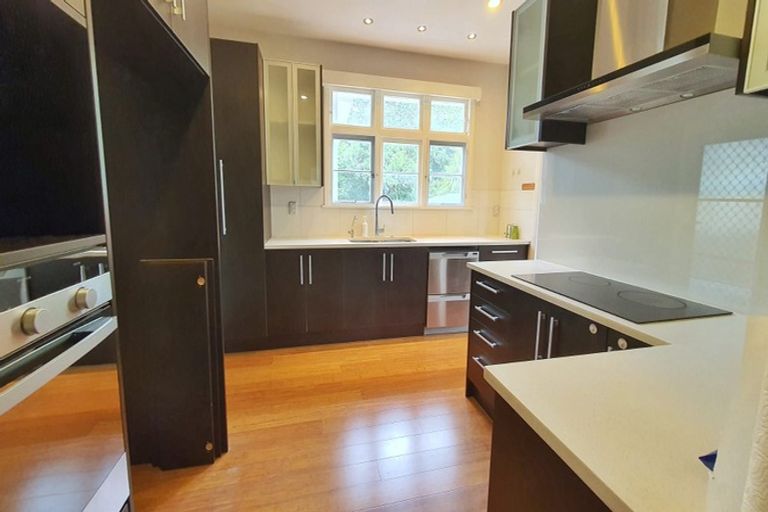 Photo of property in 210 Onewa Road, Birkenhead, Auckland, 0626