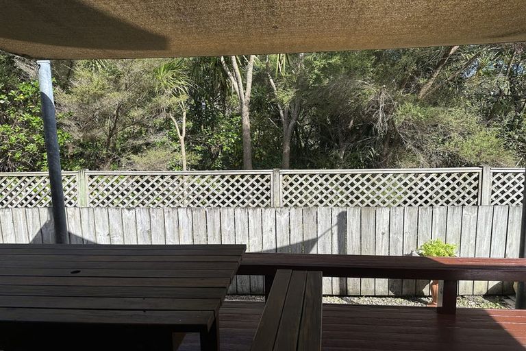 Photo of property in 1/15 Mandica Place, Sunnynook, Auckland, 0632