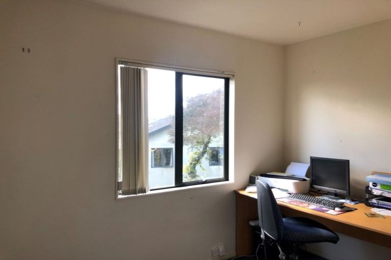 Photo of property in 14/3 Orwell Road, Greenhithe, Auckland, 0632