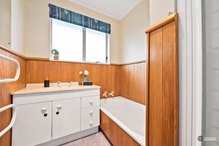 Photo of property in 15a Naenae Road, Naenae, Lower Hutt, 5011