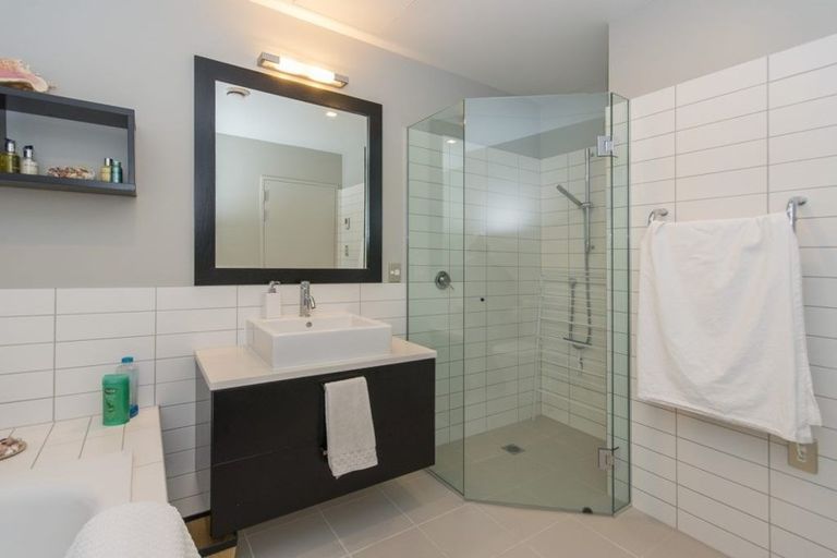 Photo of property in 9 Chews Lane, Wellington Central, Wellington, 6011