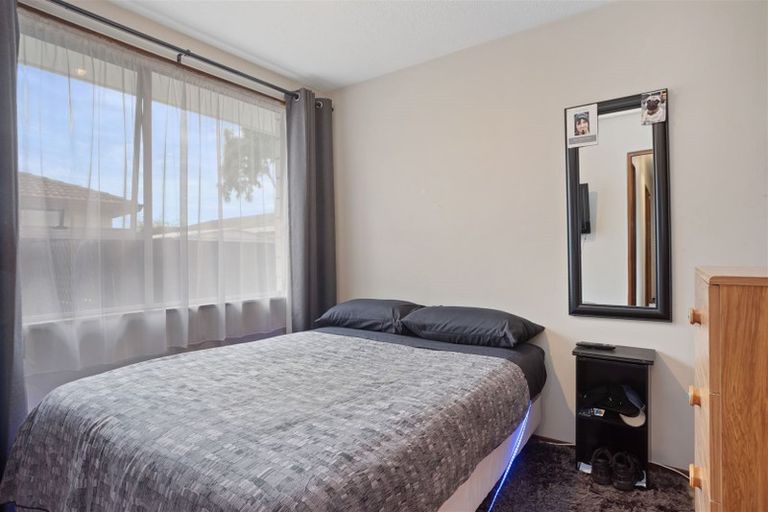 Photo of property in 1/40a Chipping Lane, Redwood, Christchurch, 8051