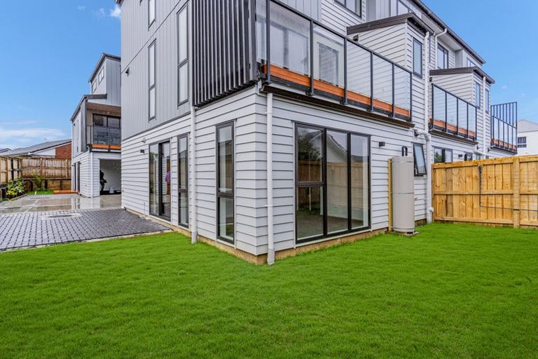 Photo of property in 31c Stanniland Street, Sunnyhills, Auckland, 2010