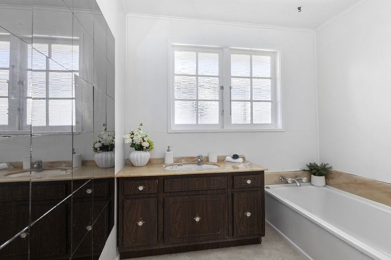 Photo of property in 27 Sunbrae Drive, Silverstream, Upper Hutt, 5019