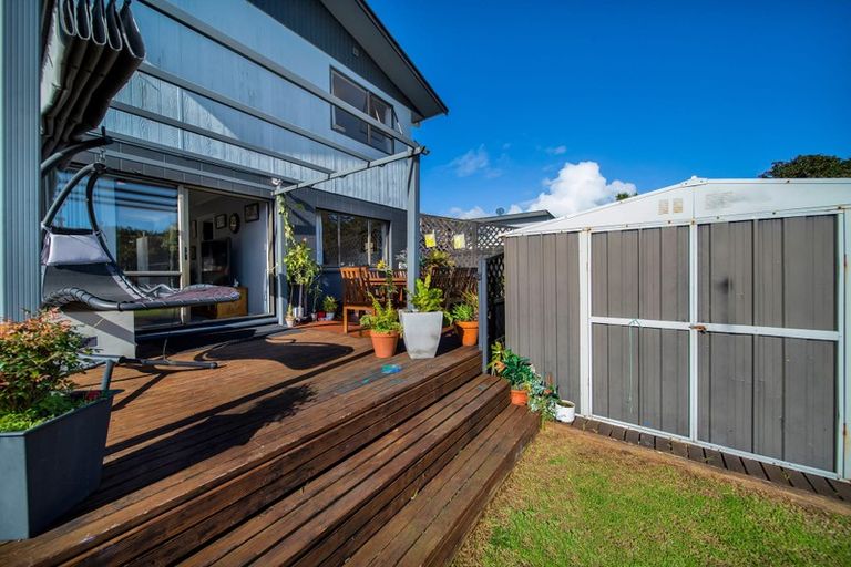 Photo of property in 84 Pioneer Road, Moturoa, New Plymouth, 4310