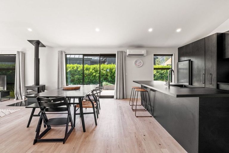 Photo of property in 6 Kerrera Lane, Jacks Point, Queenstown, 9371