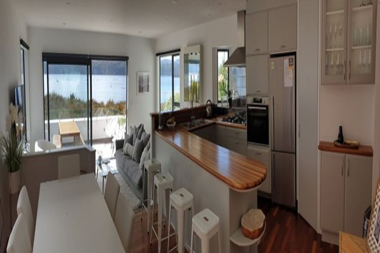 Photo of property in 191 Marine Parade, Seatoun, Wellington, 6022