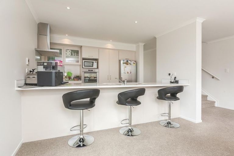 Photo of property in 97 Popokatea Drive, Takanini, 2112