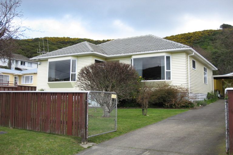Photo of property in 177 Wellington Road, Wainuiomata, Lower Hutt, 5014