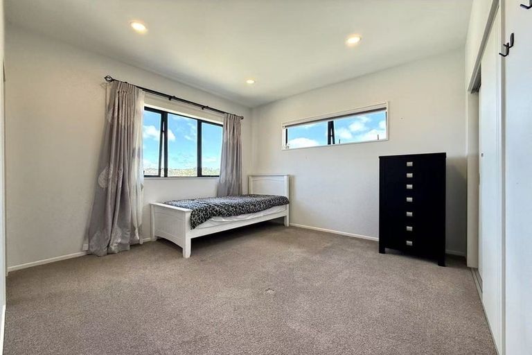 Photo of property in 6 Matatika Rise, Swanson, Auckland, 0614