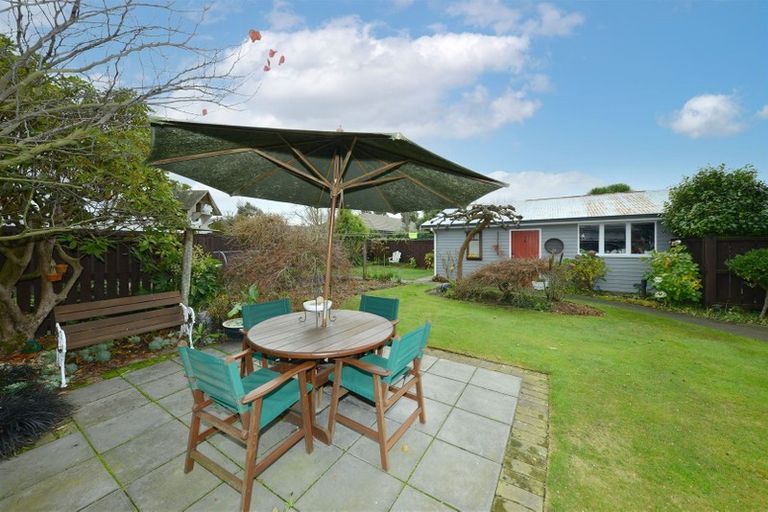 Photo of property in 33 Tintern Avenue, Avonhead, Christchurch, 8042