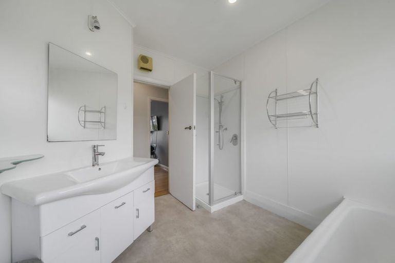 Photo of property in 182 Main North Road, Redwood, Christchurch, 8051