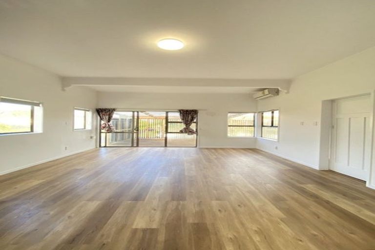 Photo of property in 53 Walmer Road, Point Chevalier, Auckland, 1022