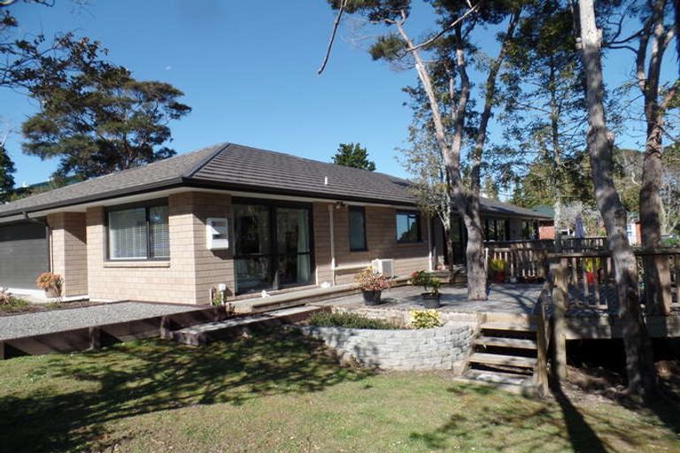 Photo of property in 107c Tanekaha Road, Titirangi, Auckland, 0604