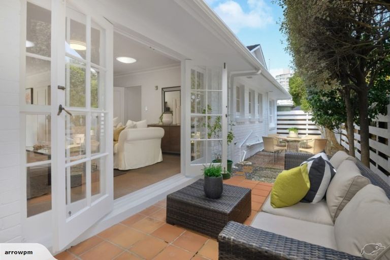 Photo of property in 2/8 Pierce Road, Milford, Auckland, 0620