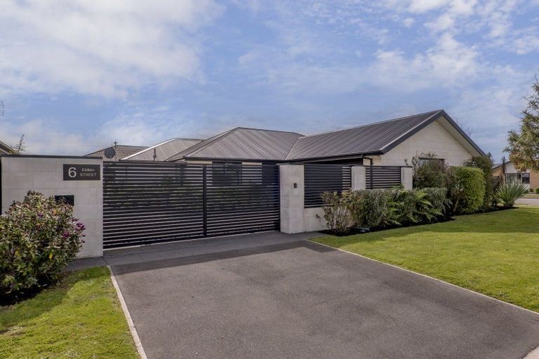 Photo of property in 6 Emma Street, Marshland, Christchurch, 8083