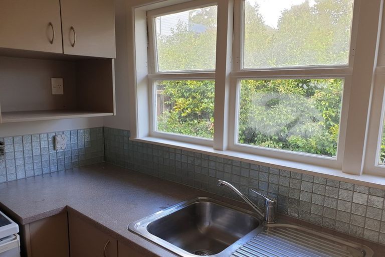 Photo of property in 21 Linwood Avenue, Forrest Hill, Auckland, 0620