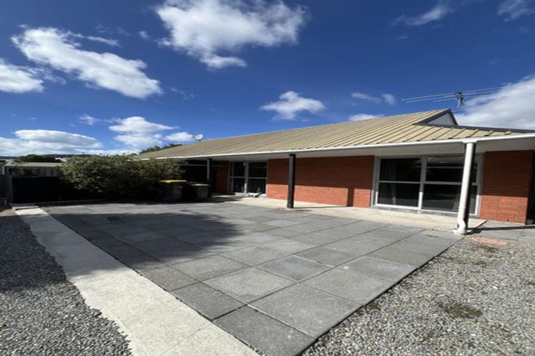 Photo of property in 2/630 Hereford Street, Linwood, Christchurch, 8011