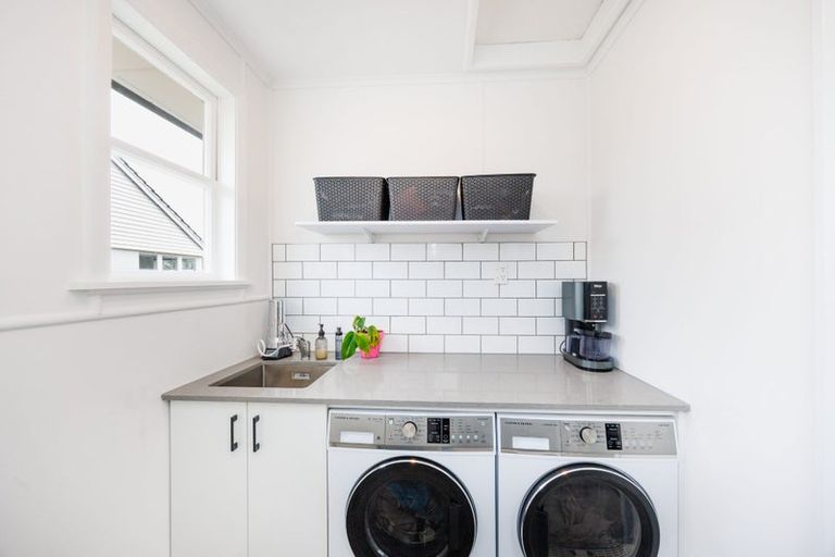 Photo of property in 32 Leicester Street, Terrace End, Palmerston North, 4410