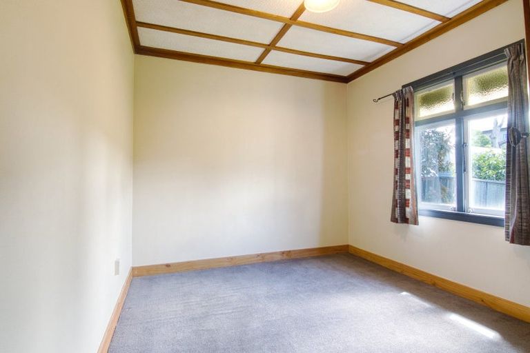Photo of property in 9 Burns Avenue, Takaro, Palmerston North, 4412