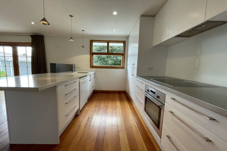 Photo of property in 65 Churchill Avenue, Hokowhitu, Palmerston North, 4410