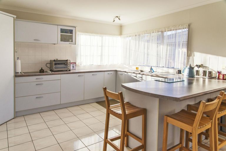 Photo of property in 39 Tington Avenue, Wattle Downs, Auckland, 2103