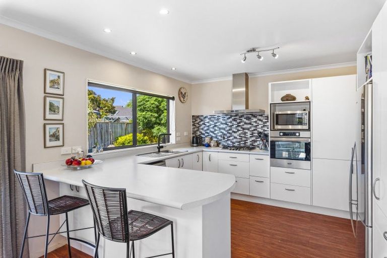 Photo of property in 82 Regent Drive, Paraparaumu Beach, Paraparaumu, 5032