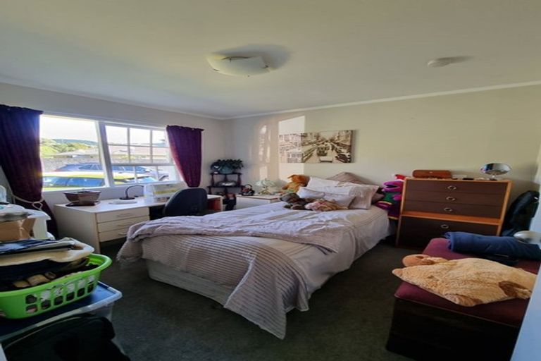 Photo of property in 5a Tawa Terrace, Tawa, Wellington, 5028