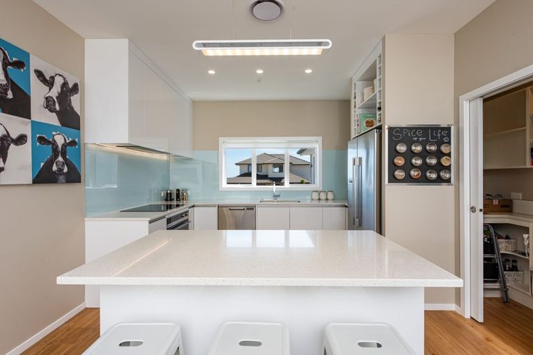 Photo of property in 36 Margaret Shields Avenue, Aotea, Porirua, 5024