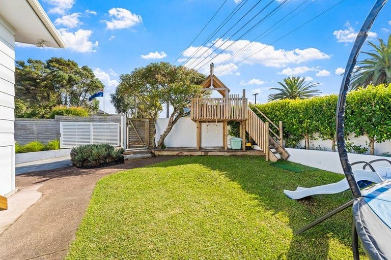 Photo of property in 45 Vipond Road, Stanmore Bay, Whangaparaoa, 0932