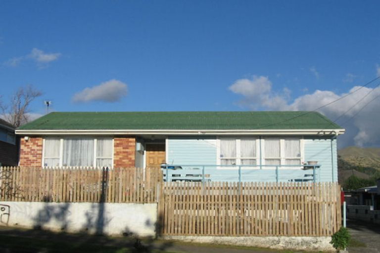 Photo of property in 74 Castor Crescent, Cannons Creek, Porirua, 5024