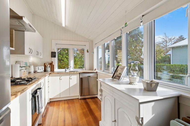 Photo of property in 10 Stanley Avenue, Te Aroha, 3320