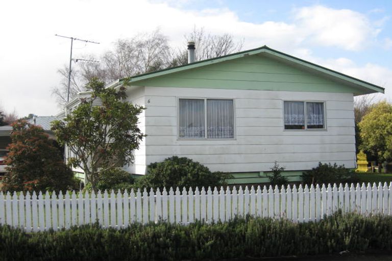 Photo of property in 6 Tasman Crescent, Carterton, 5713