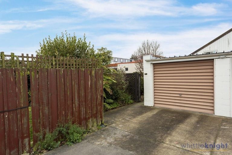 Photo of property in 1/98 Avonhead Road, Avonhead, Christchurch, 8042