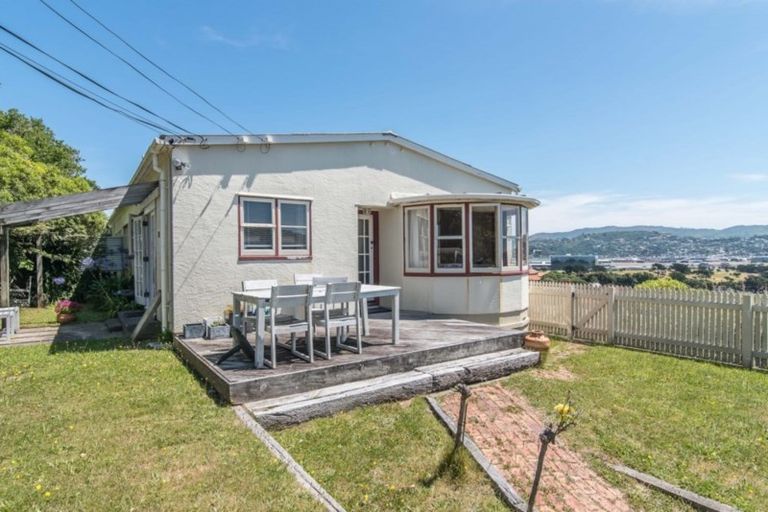 Photo of property in 36 Kinghorne Street, Strathmore Park, Wellington, 6022