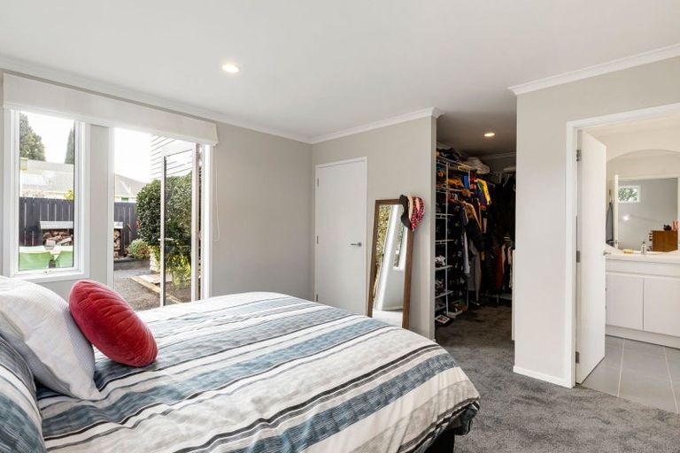Photo of property in 49 Clare Street, Cambridge, 3434