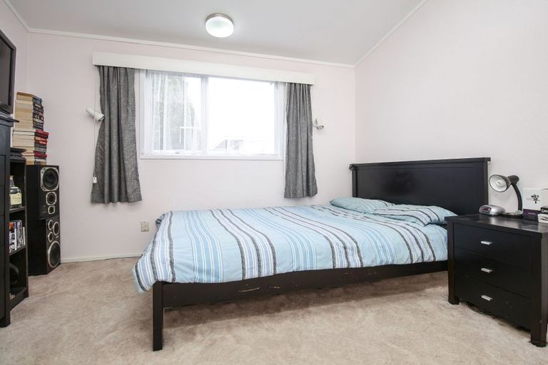 Photo of property in 21 Realm Place, Massey, Auckland, 0614